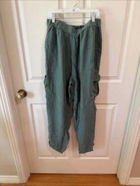 Unsubscribed Women’s Casual Lightweight Cargo Pants - Green Sz M.  Box6
